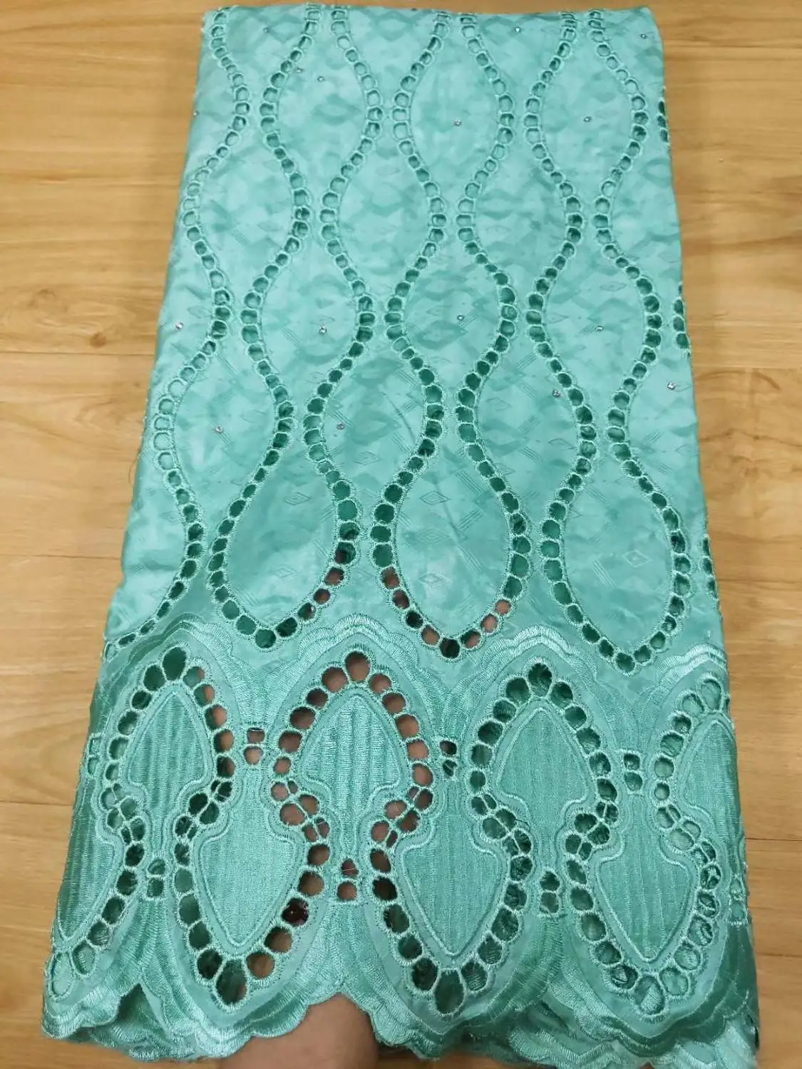 

Latest african bazin riche fabric african lace fabric wedding bazin brode 2.5yards nigerian lace fabric for dress white