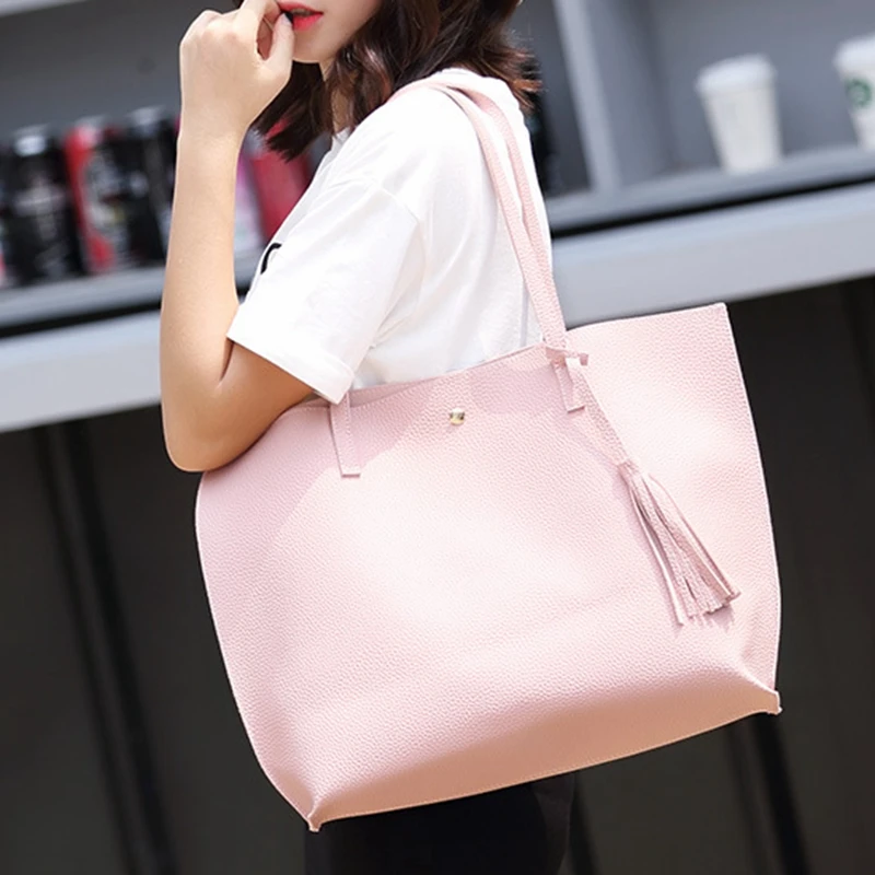 Женская сумка из мягкой кожи SUNNY SHOP Большая вместительная на плечо с кисточками