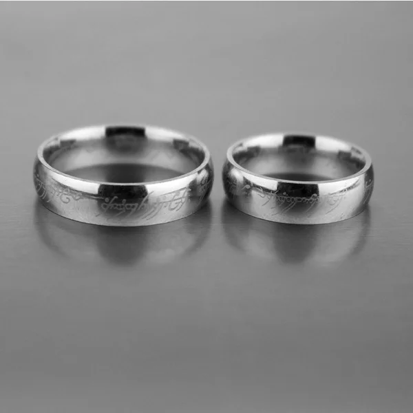 

Classic Smooth Stainless Steel Couple Rings Silver Color Simple Women Men Lovers Ring Wedding Engagement Jewelry Best Gifts
