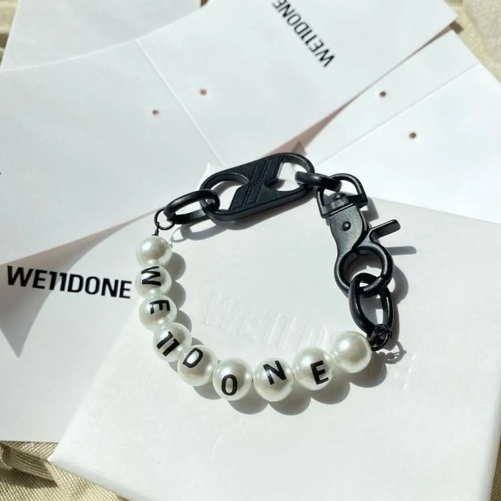 

HANGZHI 2020 New Texture Vintage Elegant WE11DONE Autumn Winter Letter White Pearl Sweater Bracelet For Women Girls Men Jewelry