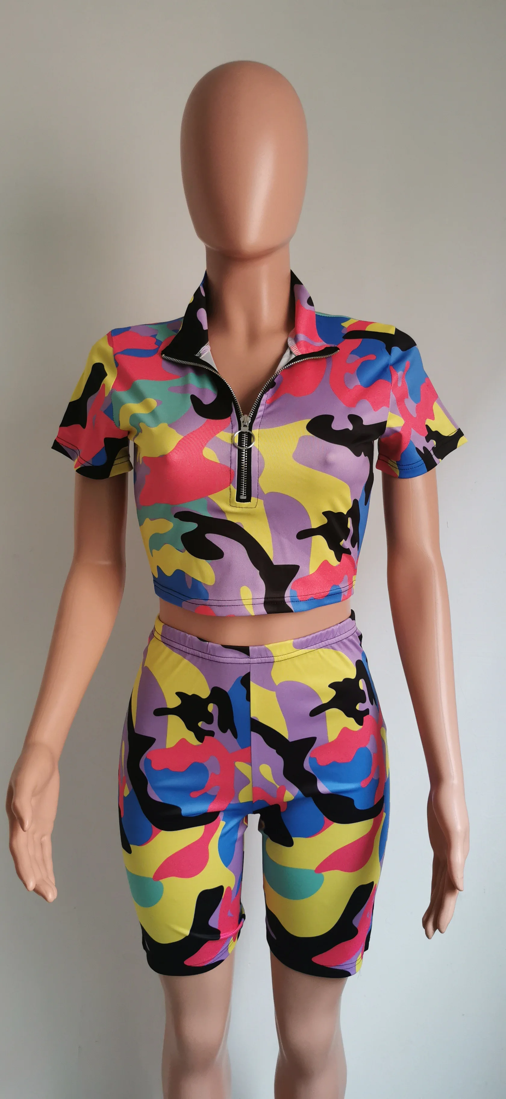 Женский комплект из двух предметов летний костюм в стиле милитари укороченный