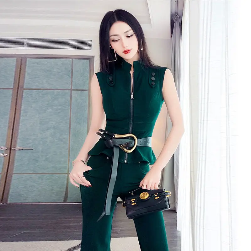 Женский комплект из двух предметов блузка без рукавов с воротником стойкой на