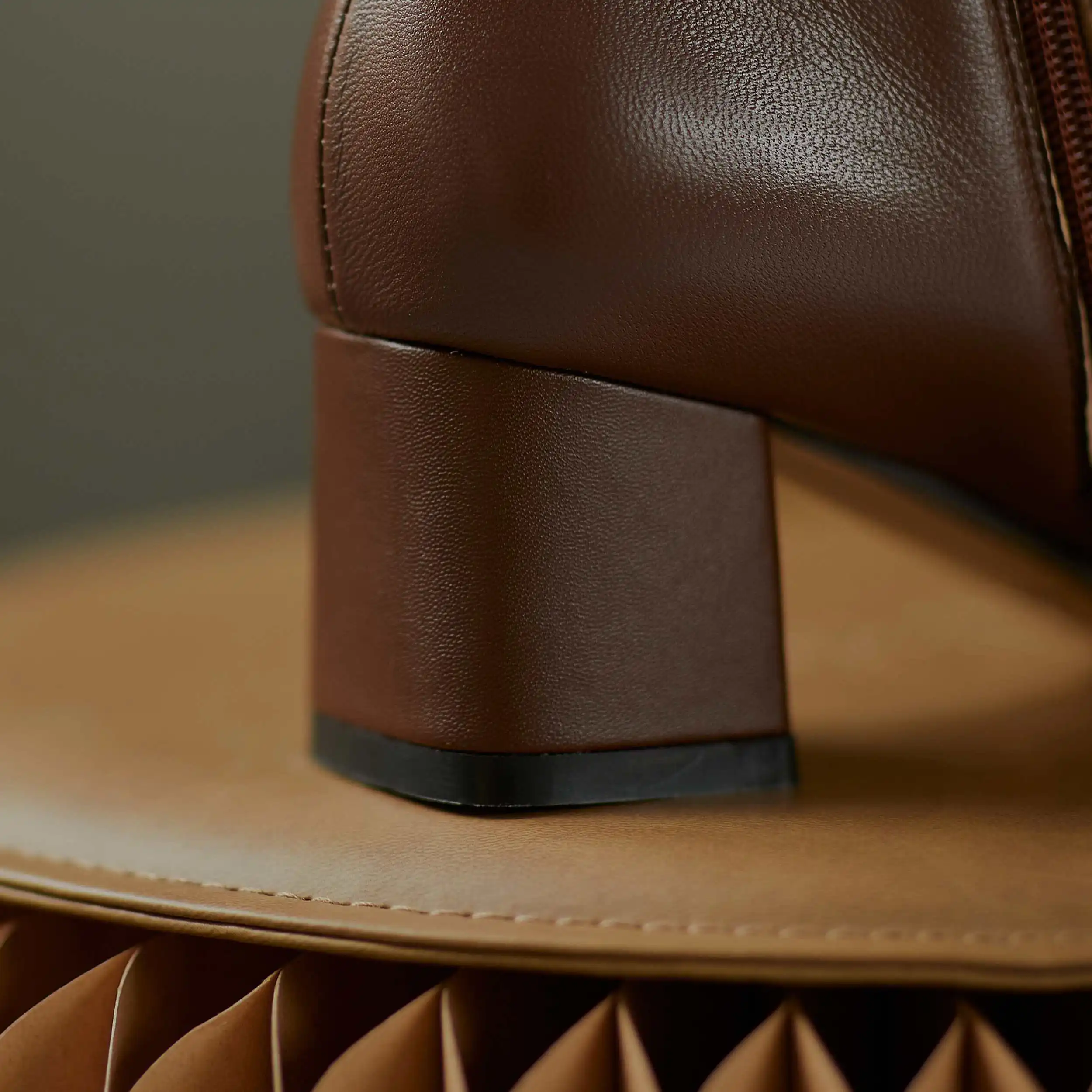 

Lenkisen 2020 Chelsea boots sheep leather street modern square toe thick med heel zipper elegant lady daily wear ankle boots L18