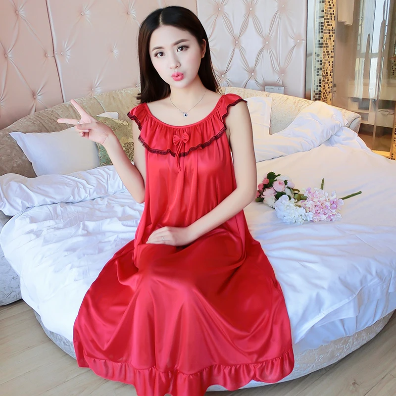 Пижама женская атласная с оборками и круглым вырезом длинное нижнее белье без