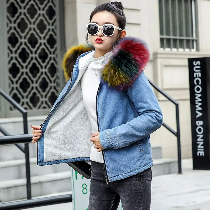 Куртка женская джинсовая бархатная с капюшоном верхняя одежда из денима большим