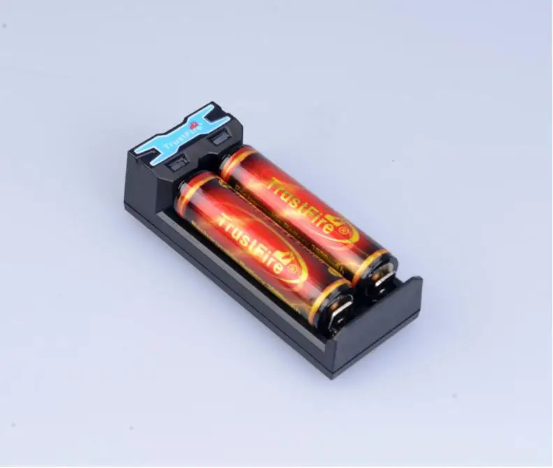 TrustFire TR-016 Mini Универсальное зарядное устройство Micro USB + 2 шт 18650 3000 мАч 3 7 в