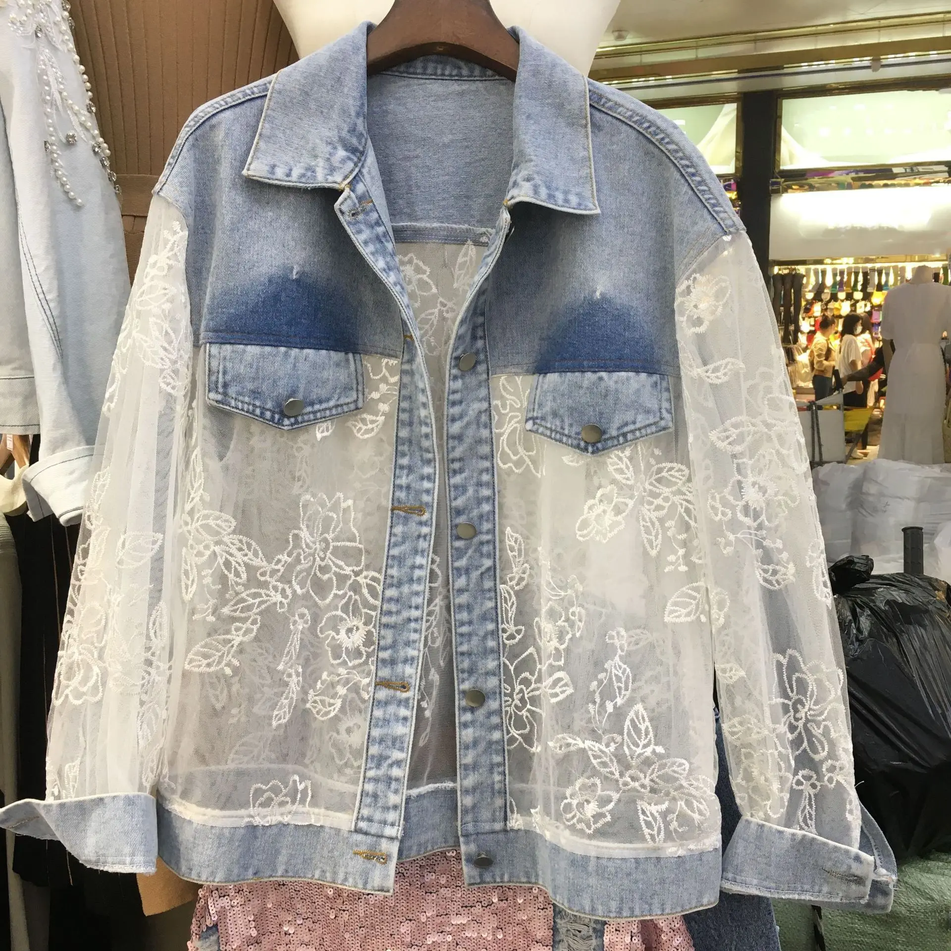 

Embroidered Denim Coat Women Clothing 2021 New Short Loose Long Sleeve Outwear Vintage Sexy Lace Patchwork Jeans Jacket Female