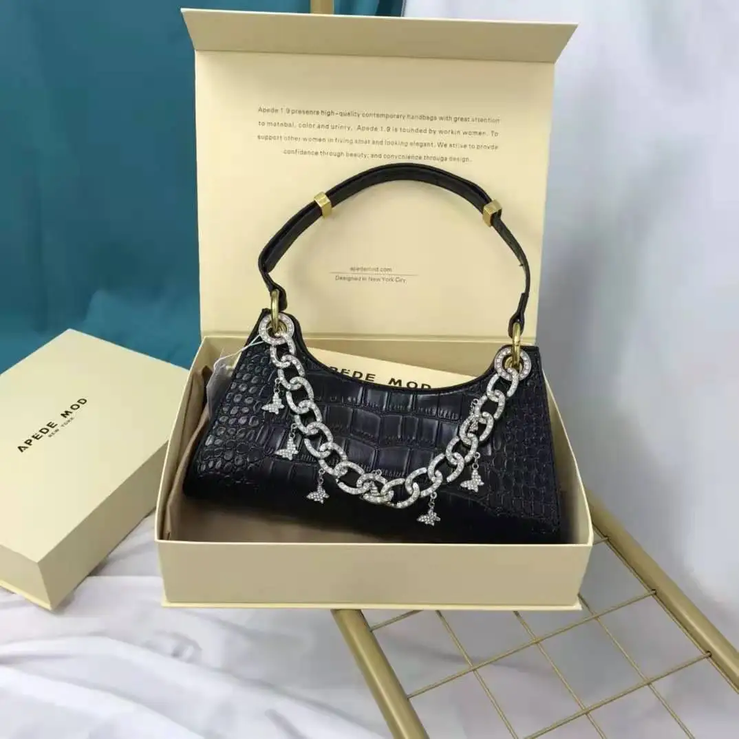 

2021 Summer Mpede Mod Glide Frog Bag Diamond Butterfly Chain Pearl Armpit Tote new york handbag