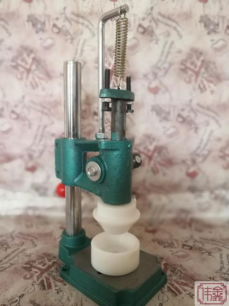 

Manual Type Popular Egg Tart Making Machine Pasta Dough Presing Machine Cast Iron Metal Egg Tart Skin Maker Commercial Use