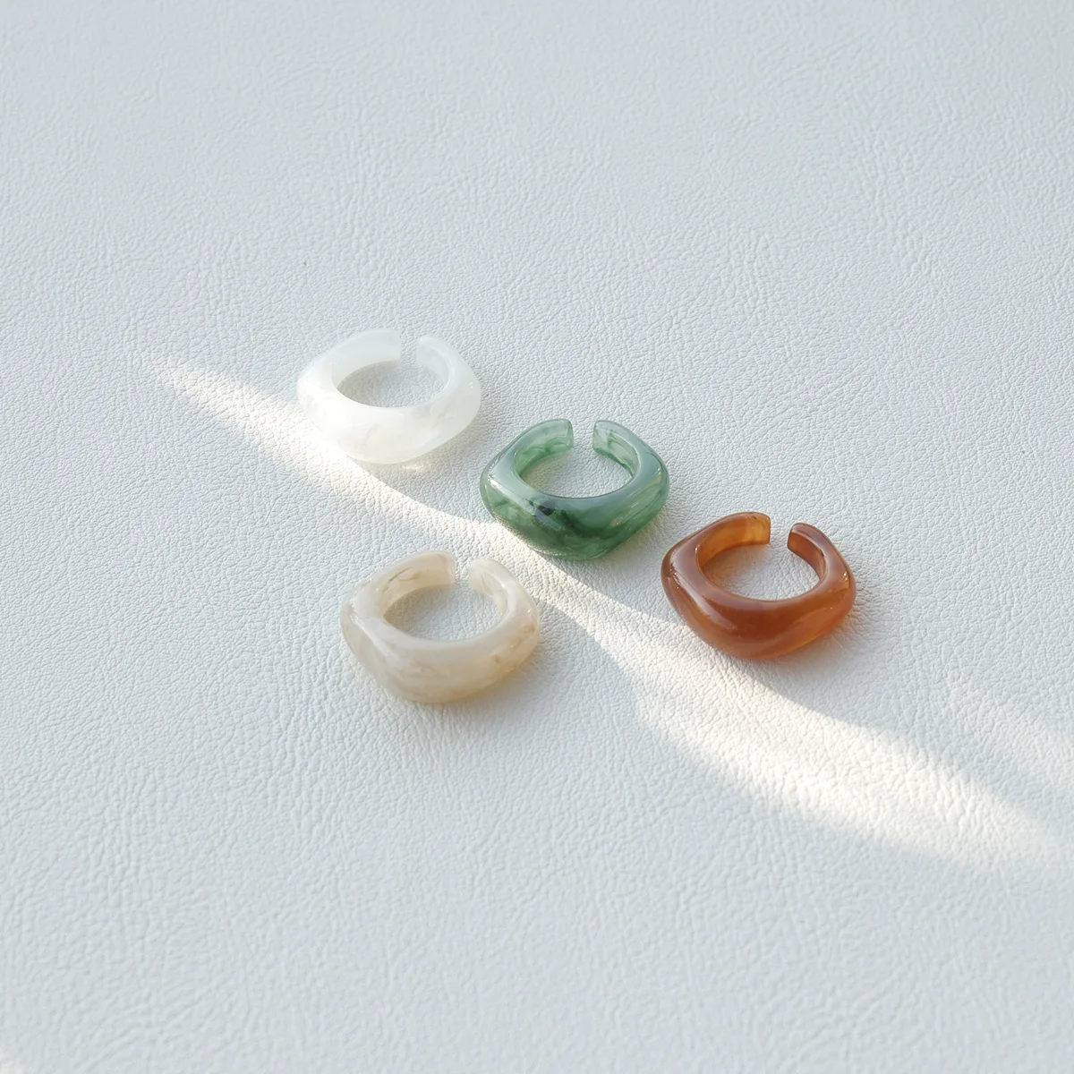 

Korea Fashion Vintage Simple Aesthetic Acetate Colorful Acrylic Thick Round Rings Set For Women Girls Jewelry Accessories Gifts