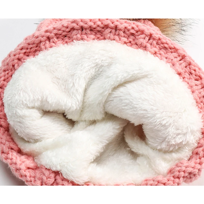 Вязаный комплект из шарфа и шапки шапка с помпоном натурального меха вязаные