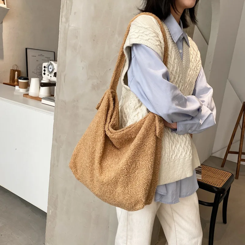 

Fashion lamb plush Women Shoulder Bags Messenger Bag Big Capacity Plush Bags Handbag Corssbody Bag Pocket