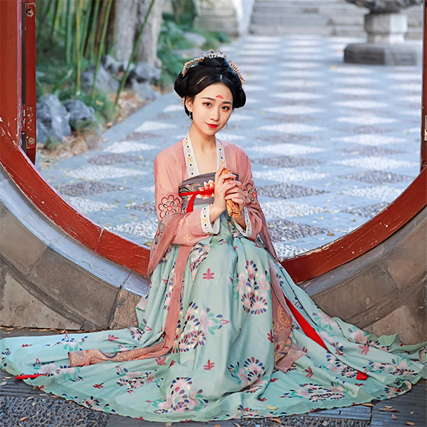 Ретро сказочное женское китайское платье ханьфу старинное винтажное цветочное