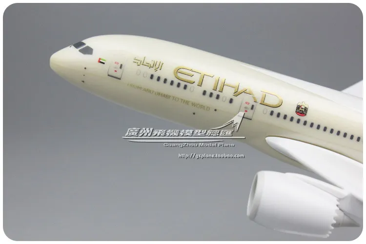 Пластиковая модель самолета в масштабе 1: 200 Боинг B787|Вертолеты самолеты корабли