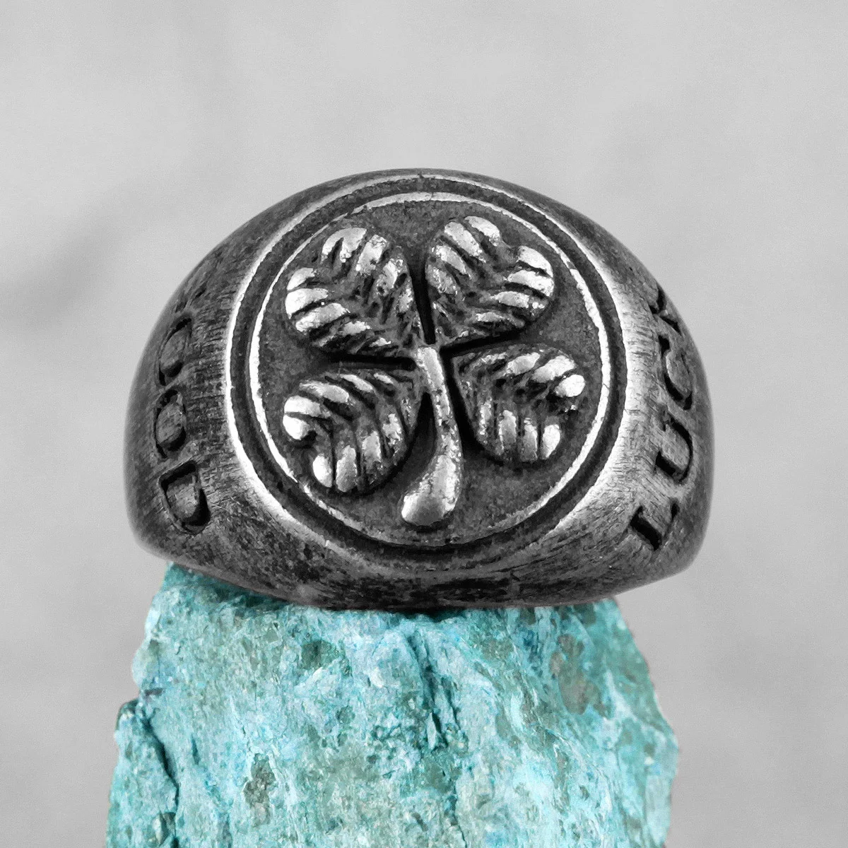 Фото Good Luck Four Leaf Clover Retro Old Black Stainless Steel Mens Rings for Women Male Boy Biker Jewelry Creativity Gift Wholesale №2