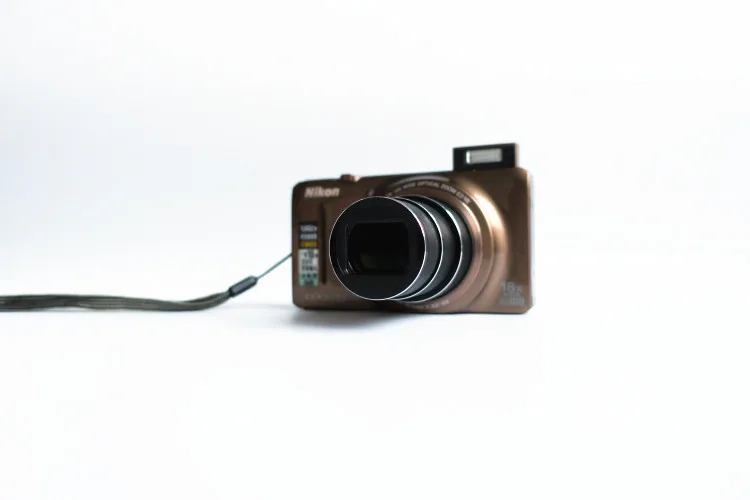 Бывшая в употреблении цифровая камера Nikon COOLPIX S9200 16 MP CMOS с 18 кратным зумом NIKKOR ED
