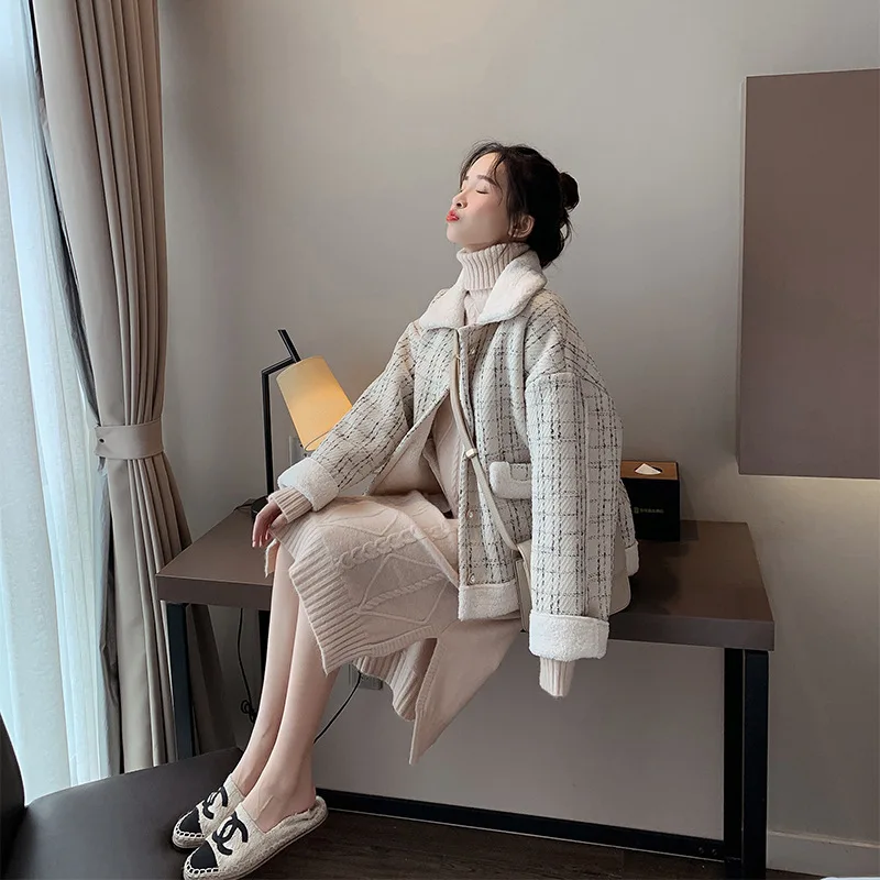 

Autumn and winter new fashion sweet British style thick loose wild coat lamb plush wind small fragrance jacket female trend
