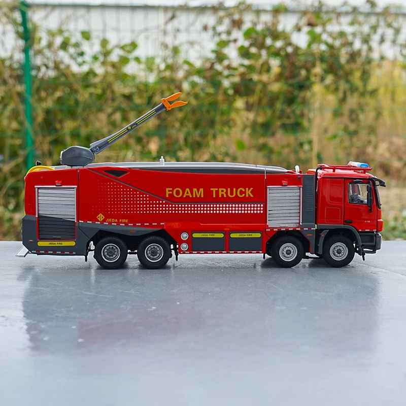 Авторизованный оригинальный подлинный 1:50 Jieda Foam ACTROS городской пожарный
