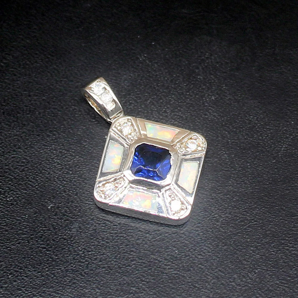 

Женская цепочка с подвеской с голубым сапфиром, из серебра 925 пробы