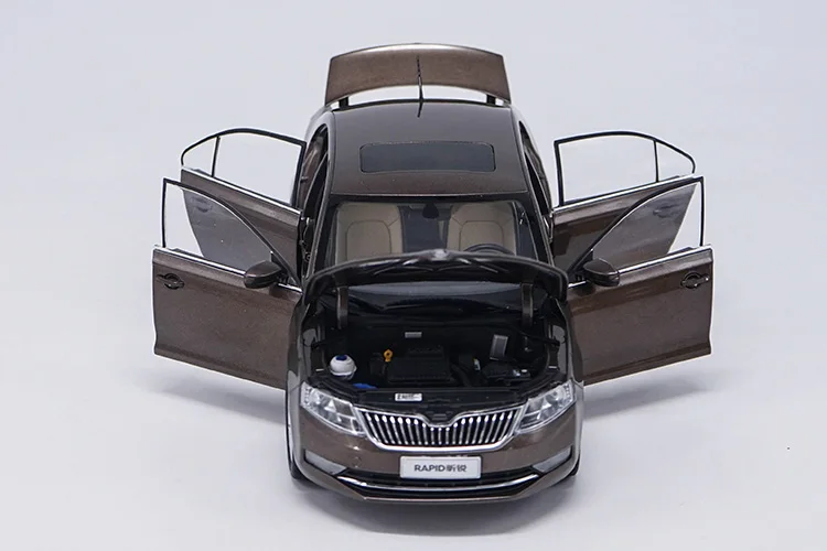 1:18 Высокая тщательная Skoda Rapid сплав модель автомобиля статические металлические модельные автомобили с оригинальной коробкой