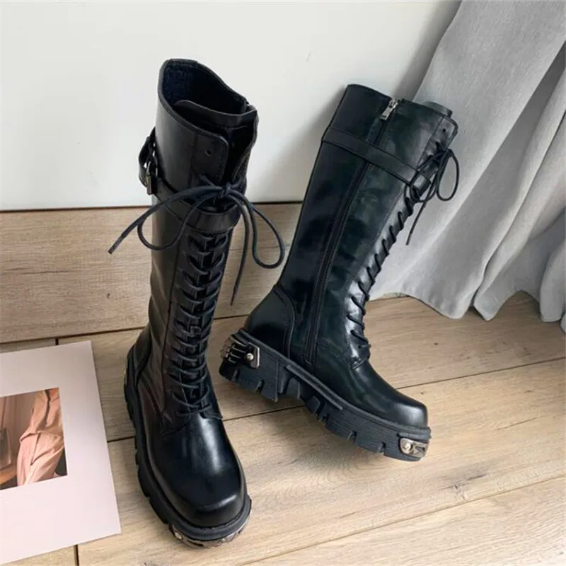Сапоги до колена на платформе с металлическим декором Обувь шнуровке ремешками