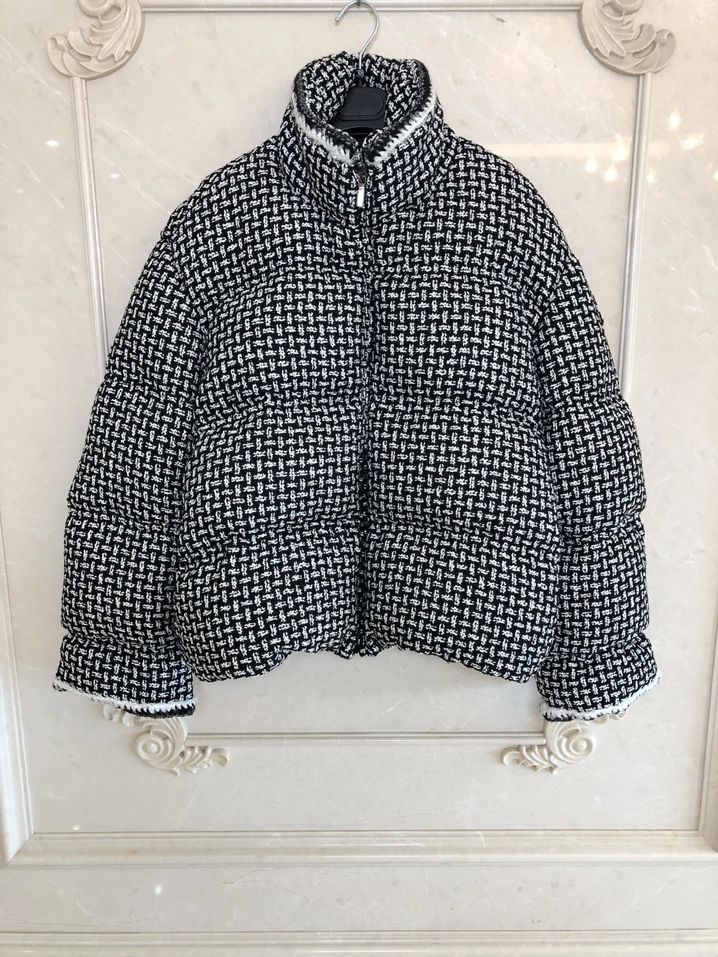 

Ladies 2021 New High Quality Fashion Long Sleeve Stand Collar Check Down Jacket 1030