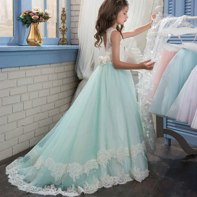 

Mini Green Flower Girls Dress for Wedding with RemoCape 3D Butterflies Lace Scoop Neck Girls First Communion Dress Birthday Gown