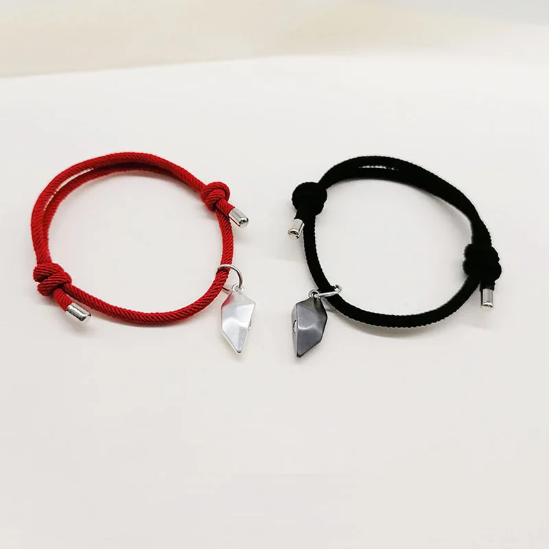 

2Pcs Heart Shaped Magnet Attraction Bracelet for Couples Stainless Steel Punk Chain Men's Women's Charm Bracelet Jewelry Gifts