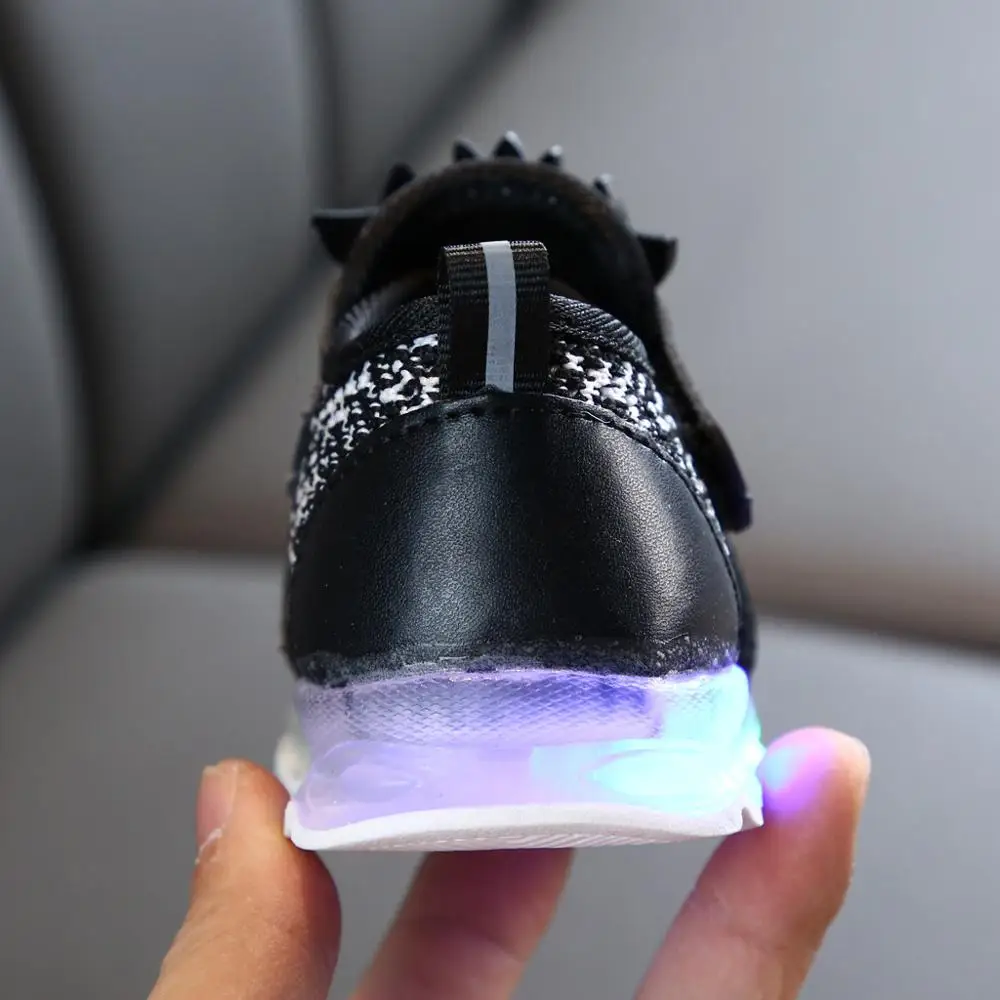 Детские кроссовки со светодиодной подсветкой спортивная обувь с освещением