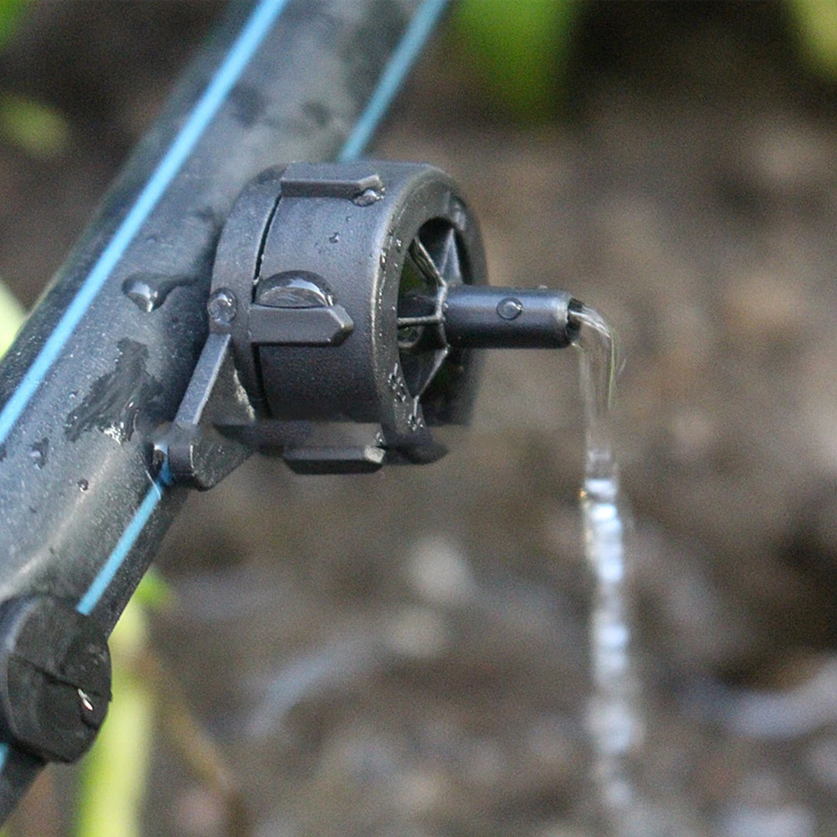 

100PCS 2L 4L 8L Pressure Compensating Dripper For Arrow Drip System Drip Emitter On Line Dripper Micro Drip Irrigation