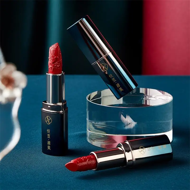 

Magic Kiss Carved Lipstick Long-lasting Waterproof Retouch 3 In 1 Three Colors Lipstick Matte Shimmer Lip Gloss Cosmetics