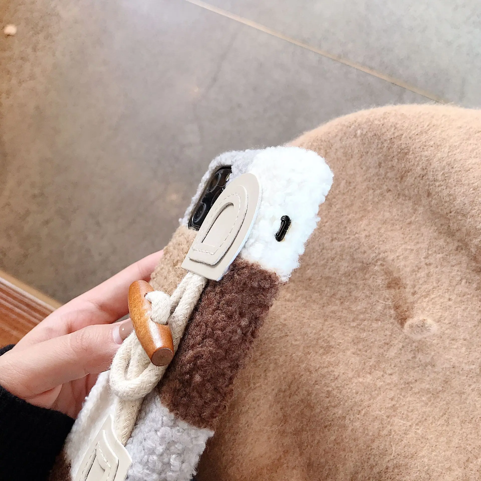 

For IPhone 7/8plus Se 12 Mini Shell Plush Horn Buckle Case for Iphone 11 12 Pro Max X/XS/XR Mobile Phone Case Protective Cover