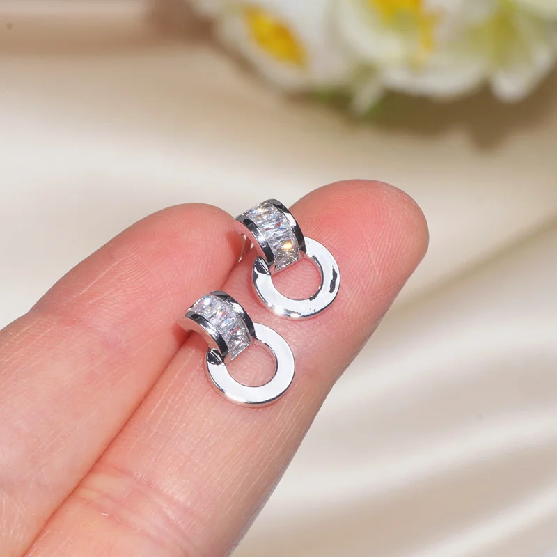 Женские серьги с фианитами высокого качества | Украшения и аксессуары