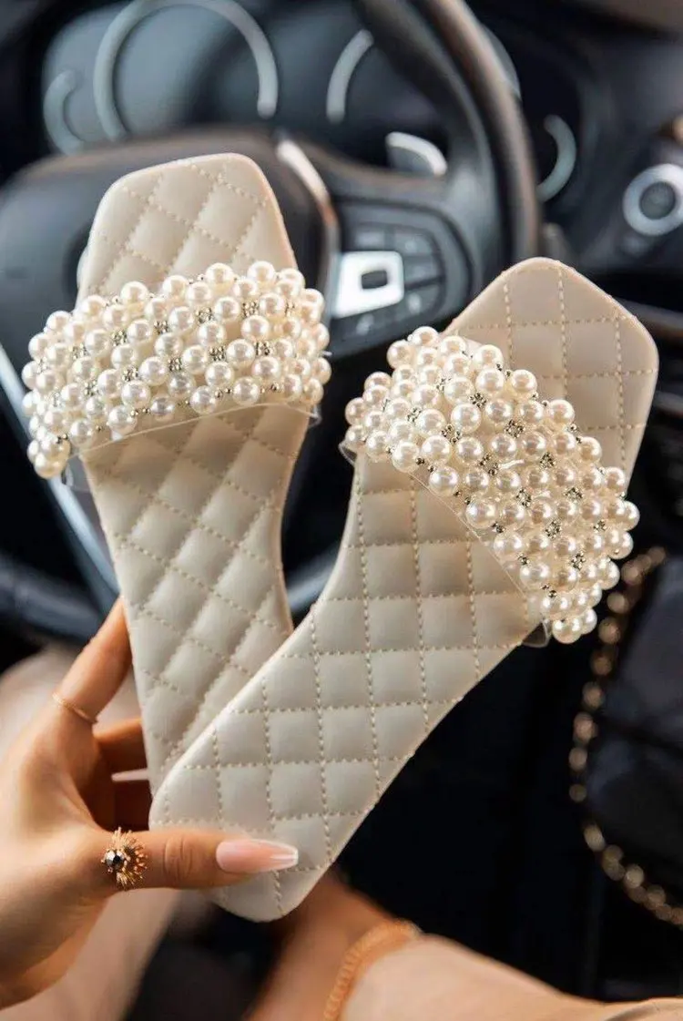 

2021 Summer New Pearl String Bead Slippers Womens Flat Sandals Beach Shoes Casual Slippers Female Womens pearl Shoes