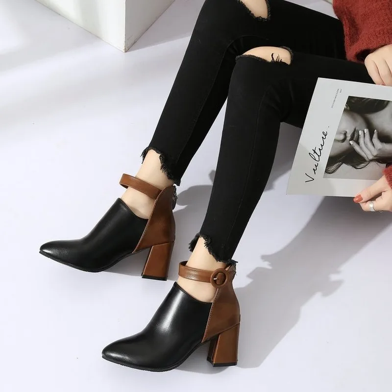 

2019 Autumn Winter Boots Female Plus Size Pointed Toe High Heels Leather Martin Boots Patchwork Buckle Back Zipper Ankle Boots