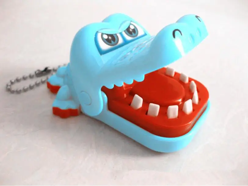 

2021 NEW Hot Sale New Creative Crocodile Mouth Dentist Bite Finger Game Funny Gags Toy For Kids Play Fun