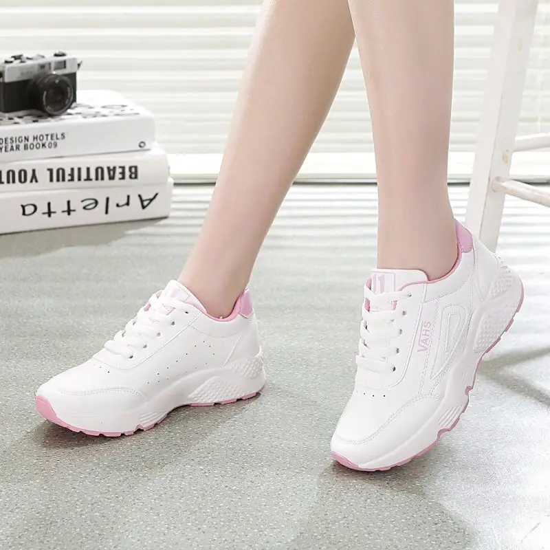 Женские кроссовки на платформе Зимние теплые плюшевые ботинки шнуровке большой