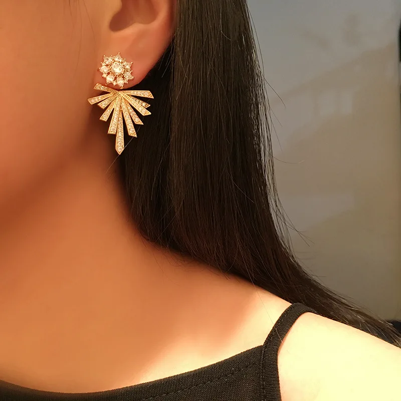 

Ins with irregular flowers diamond studded earrings 925 silver pin earrings falling palace style party snowflakes