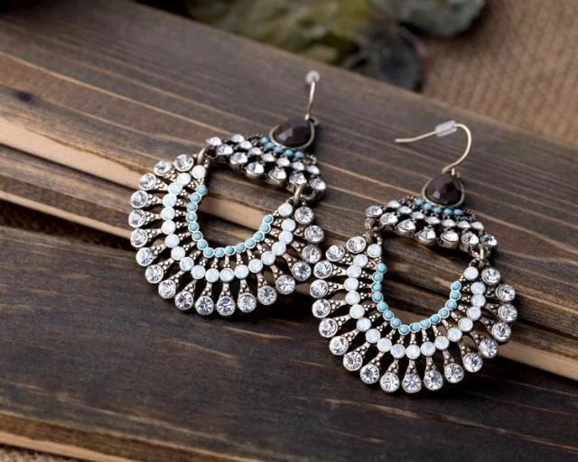 Женские винтажные серьги Gypsy золотистый металл со стразами полимерные с бусинами