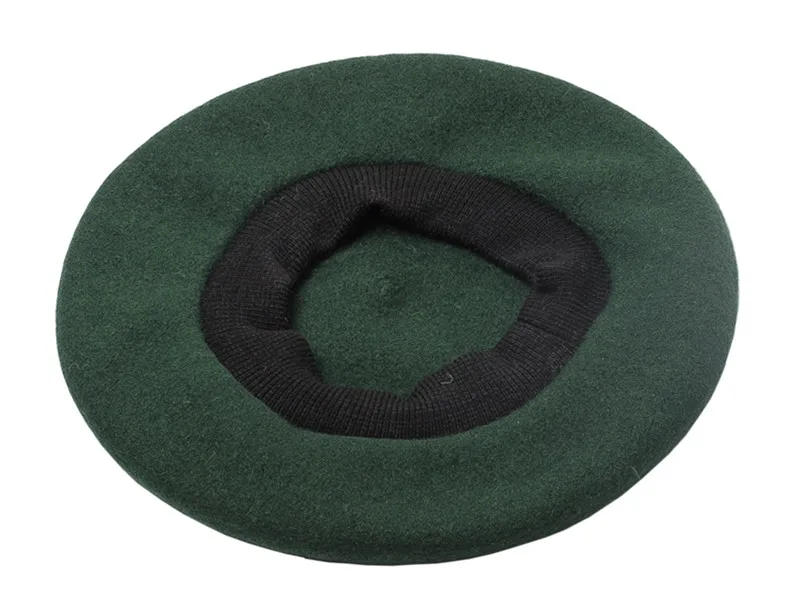 Берет женский шерстяной однотонный с эластичной застежкой на осень/зиму |