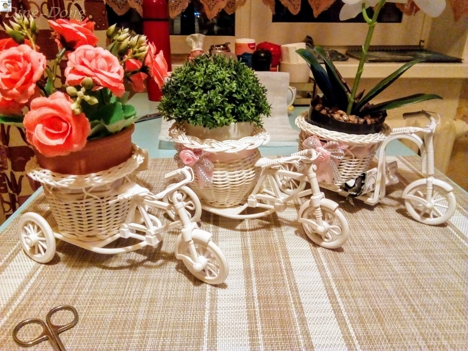 Пластиковая подставка для вазы трехколесного велосипеда | Дом и сад