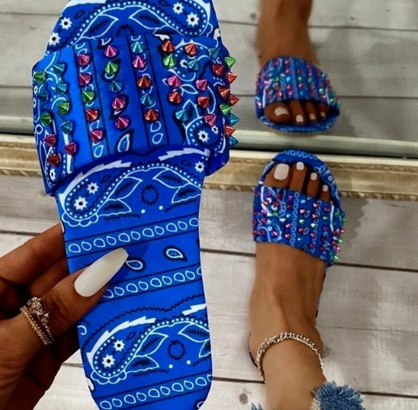 Обувь без застежки Женские пляжные сандалии Кожаные шлепанцы Шлепанцы задника с