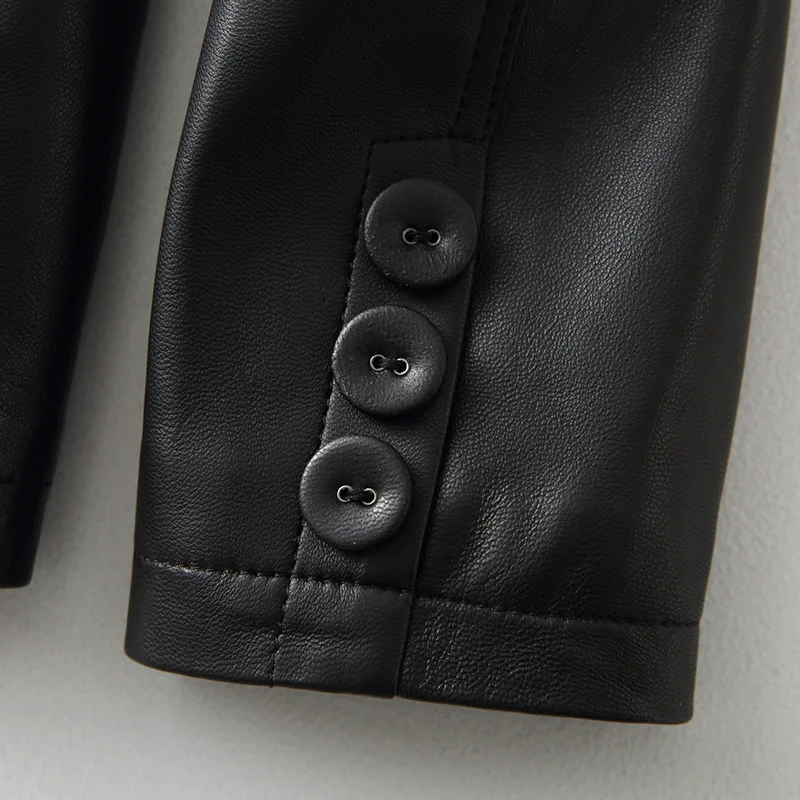 Пальто женское из натуральной кожи зимнее черного цвета A29057 | Женская одежда