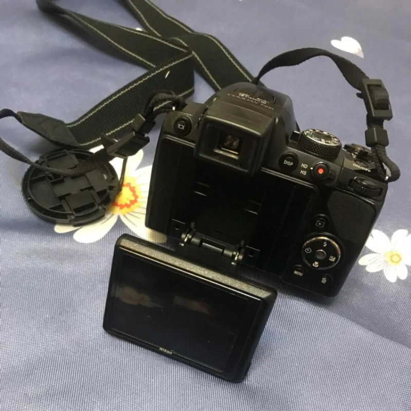 Камера NIKON P100 Coolpix б/у цифровая камера 10 МП с оптическим уменьшением вибрации 26x (VR)