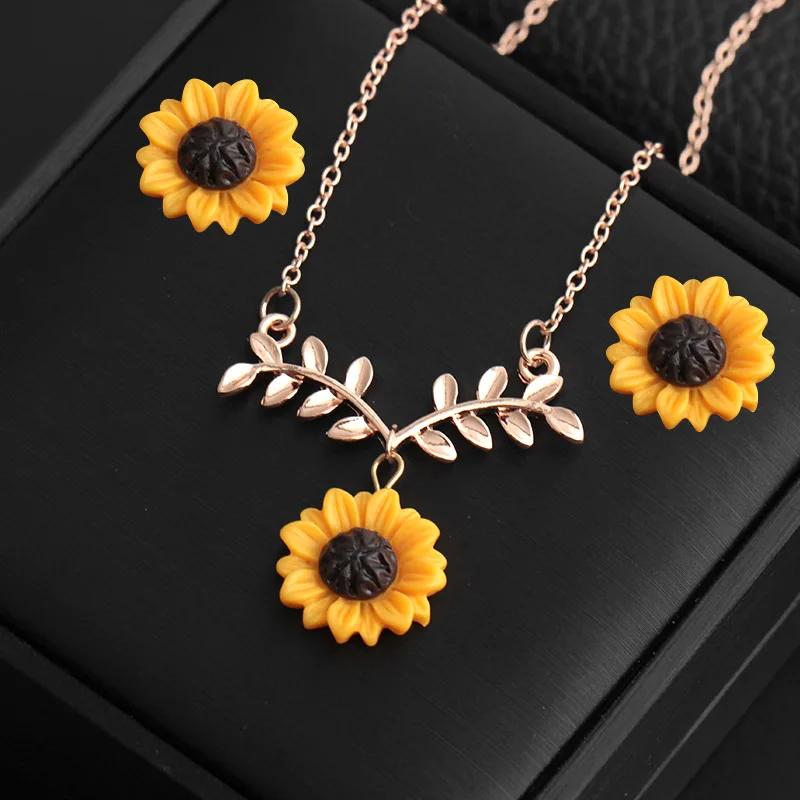 

Sunflower pendant chain necklaceset new twig three sets