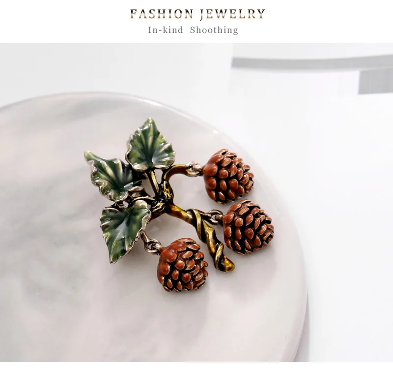 New Fashion Pine Cone Brooches Summer Elegant Plant Pin Wedding Bouquet Brooch For Woman Party Dress Coat Jewelry Accessories