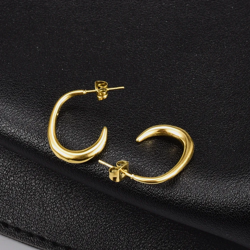 

Wholesale E97 Fashion Simple Fashionable Earrings Personality Metal Titanium Steel Geometric Costume Curved Stud Jewelry Gift