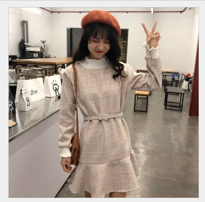 Зимняя клетчатая мини юбка с деревянными ушками высоким воротником длинным