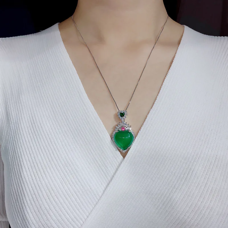 

Chalcedony Emerald Green Heart Pendant Necklaces Center Stone 20*20 925 Sterling Silver Necklace Simple Necklace
