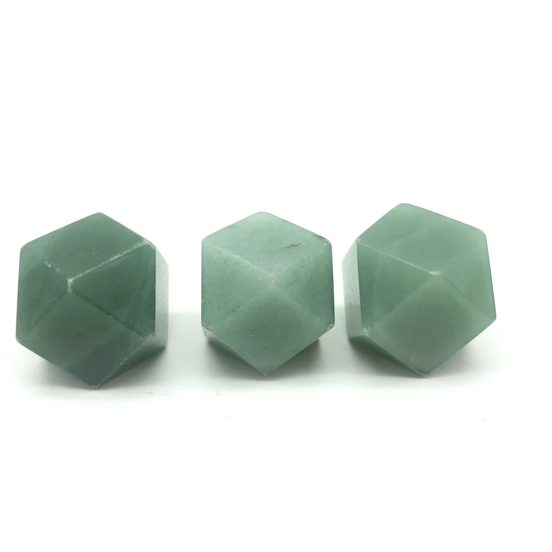 

1pc Natural Green Aventurine Crystals Stone Carved Polyhedron Shaped Smooth Stone Healing Crystals Meditation Room Decoration